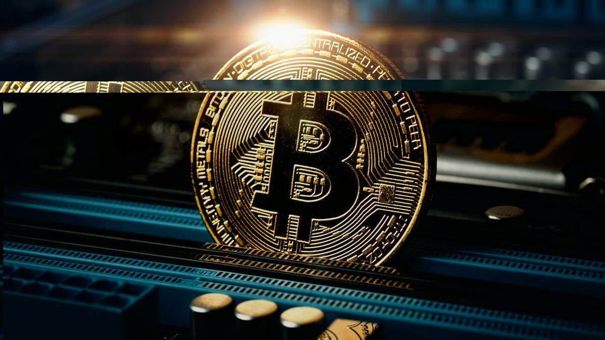 Cryptocurrency golden bitcoin coin