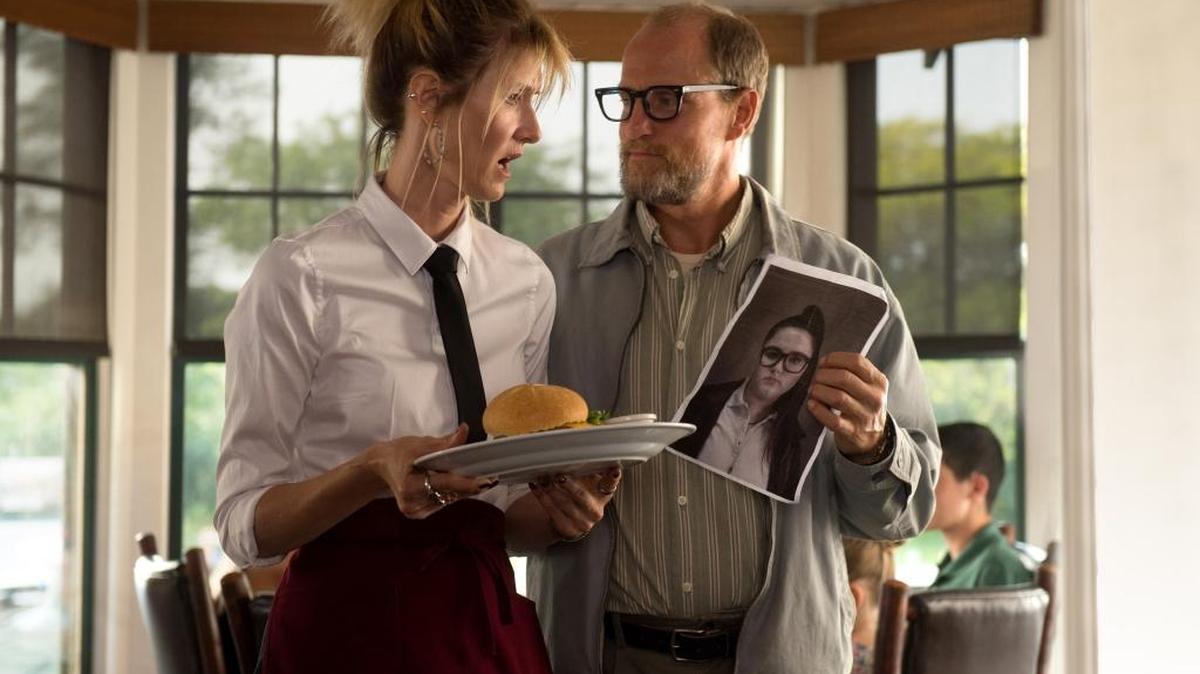 Laura Dern as Pippi and Woody Harrelson as Wilson in the film "Wilson."