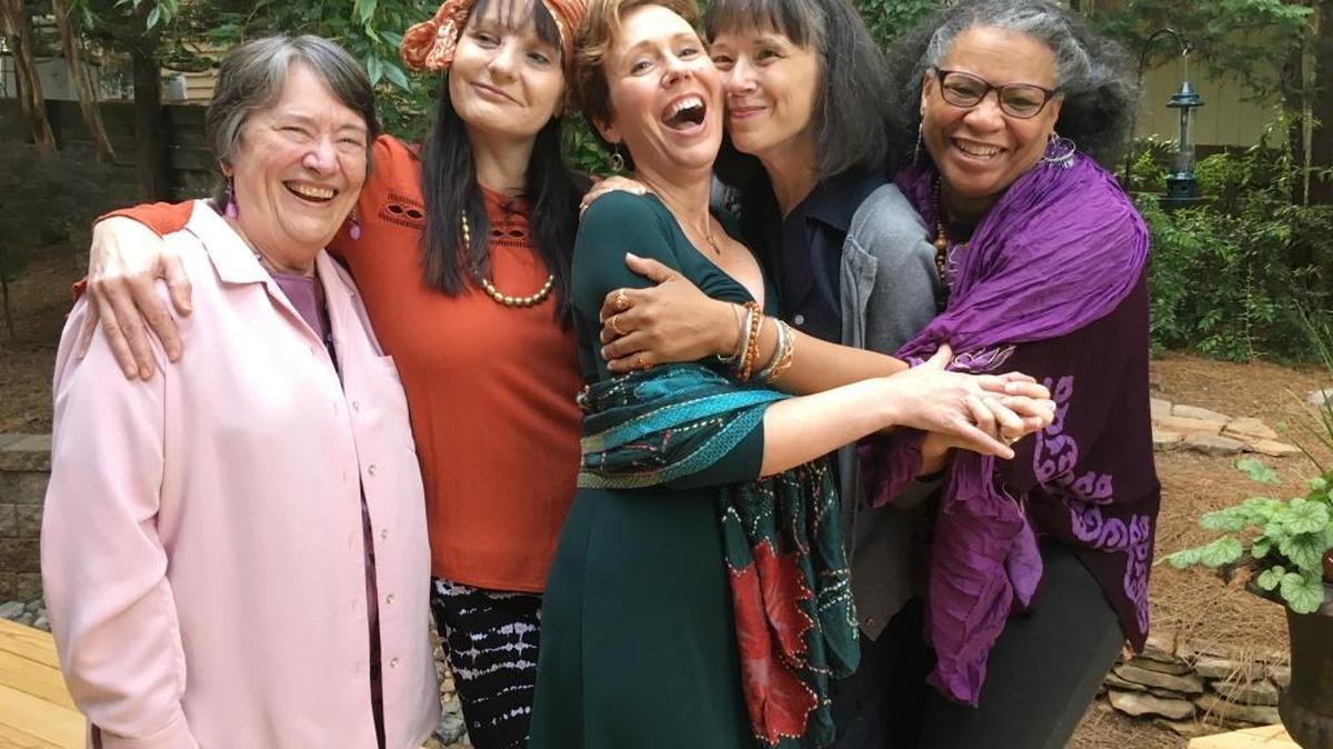 Actors in “The Woodstock Tontine” give off an aura of love and respect for each other. From left, Judy McCord, Jennifer Kuzma, Lisa Leonard, Julie Oliver and Verlene Oates.