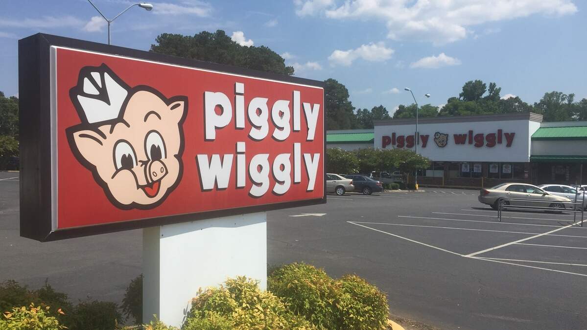 The Piggly Wiggly grocery store in downtown Pittsboro is closing after 11 years in business.