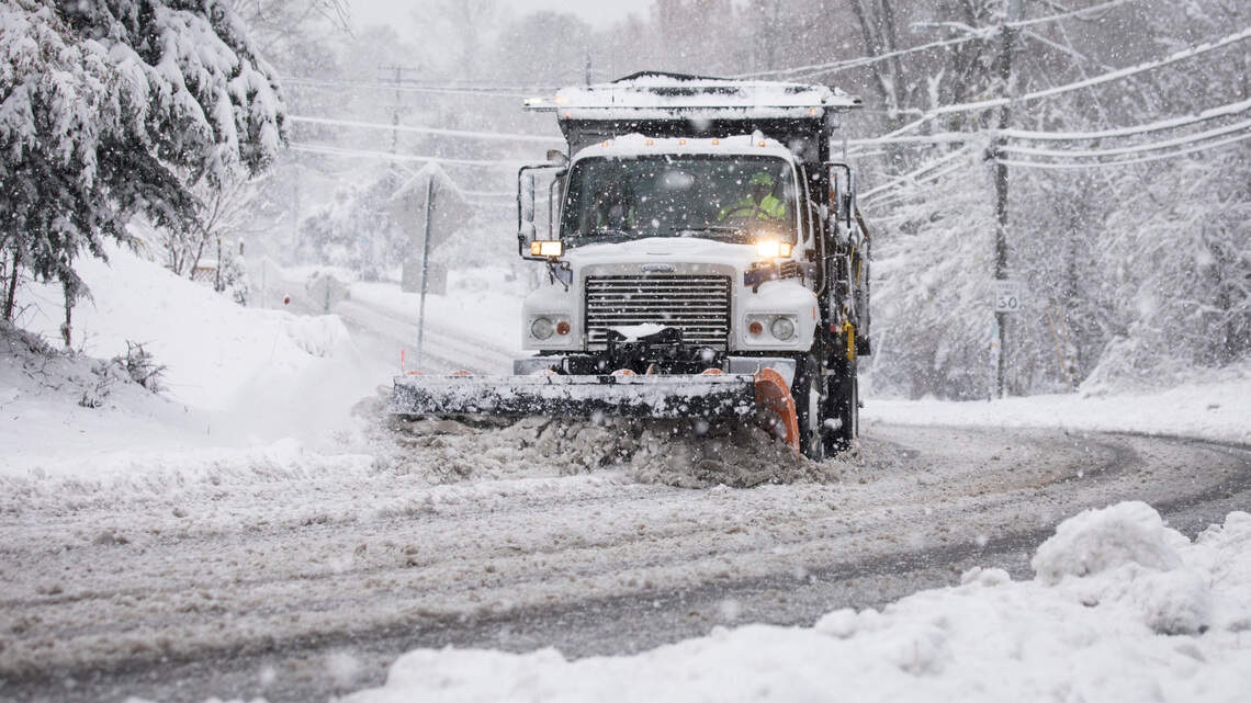 Stranded on the road in winter weather? Use these tips to prepare and stay safe