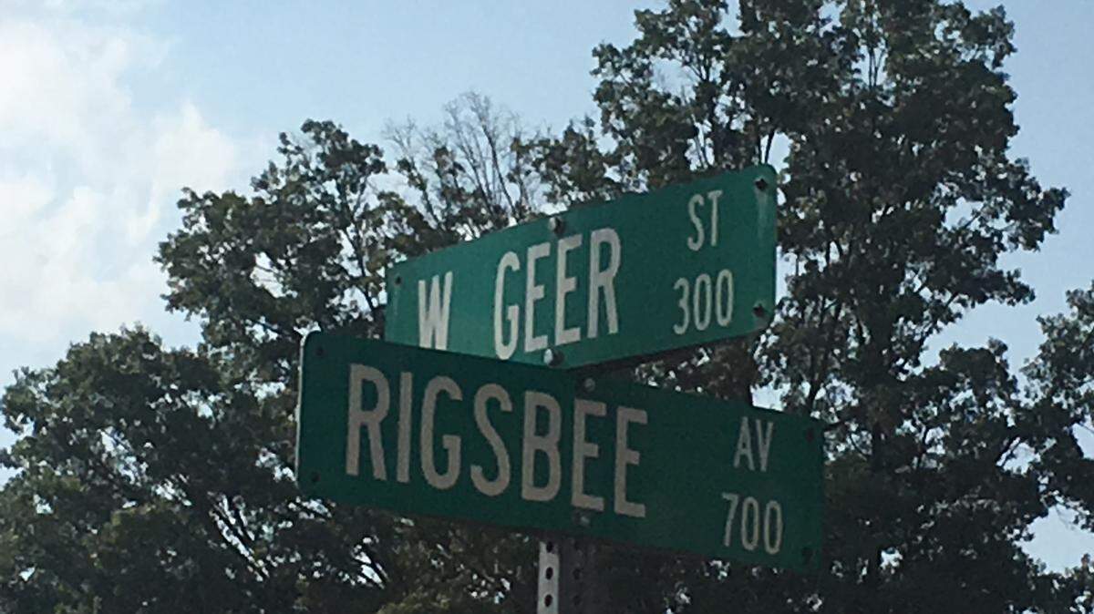 Signage marking the intersection of Rigsbee Avenue and West Geer Street in Durham.