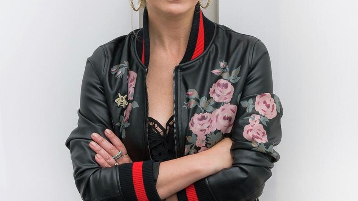 In this April 5, 2017 photo, actress and author Sarah Michelle Gellar poses for a portrait in New York to promote her cookbook, "Stirring Up Fun with Food: Over 115 Simple, Delicious Ways to Be Creative in the Kitchen."