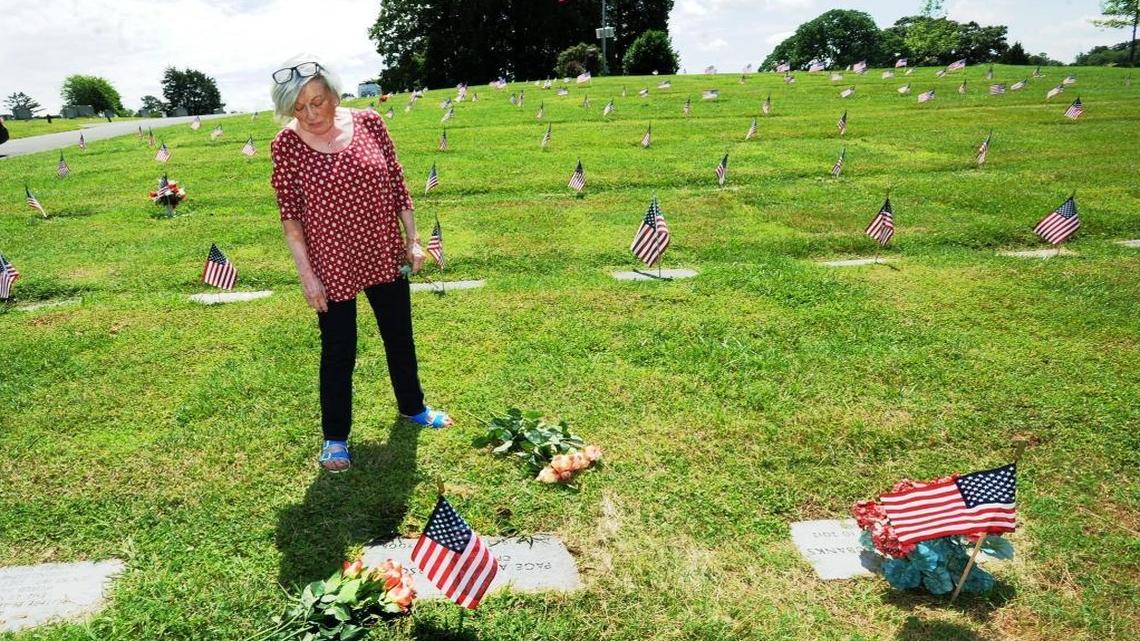 Durham veterans, volunteers honor the memory of those who served