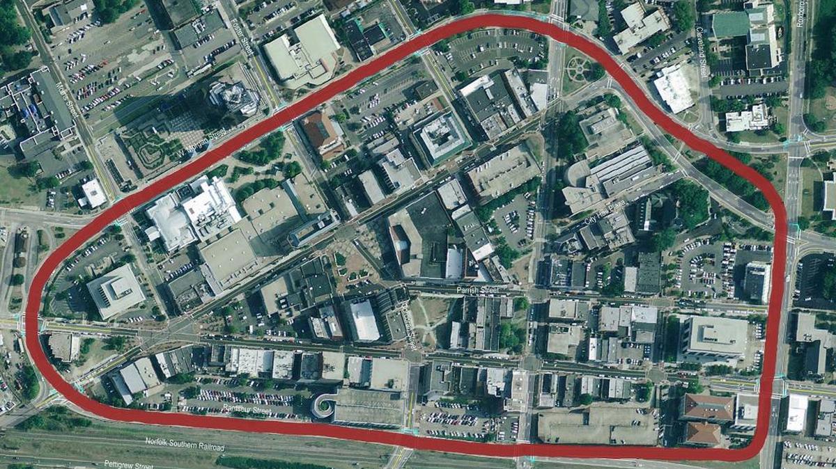 Durham’s downtown loop is outlined in red. Traffic heads east beginning on Ramseur Street at bottom left and traverses the downtown area in a counter-clockwise direction.