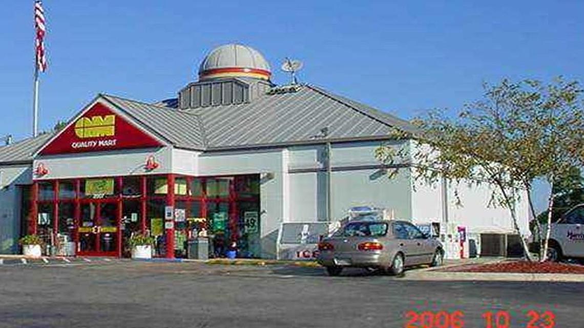 Mom pulls child to safety as gunman steals car in Durham