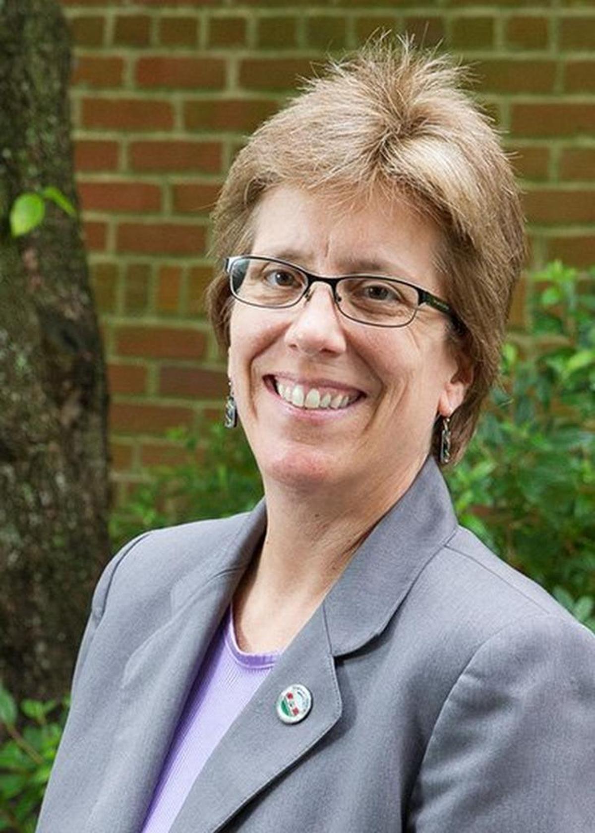 Lydia Lavelle