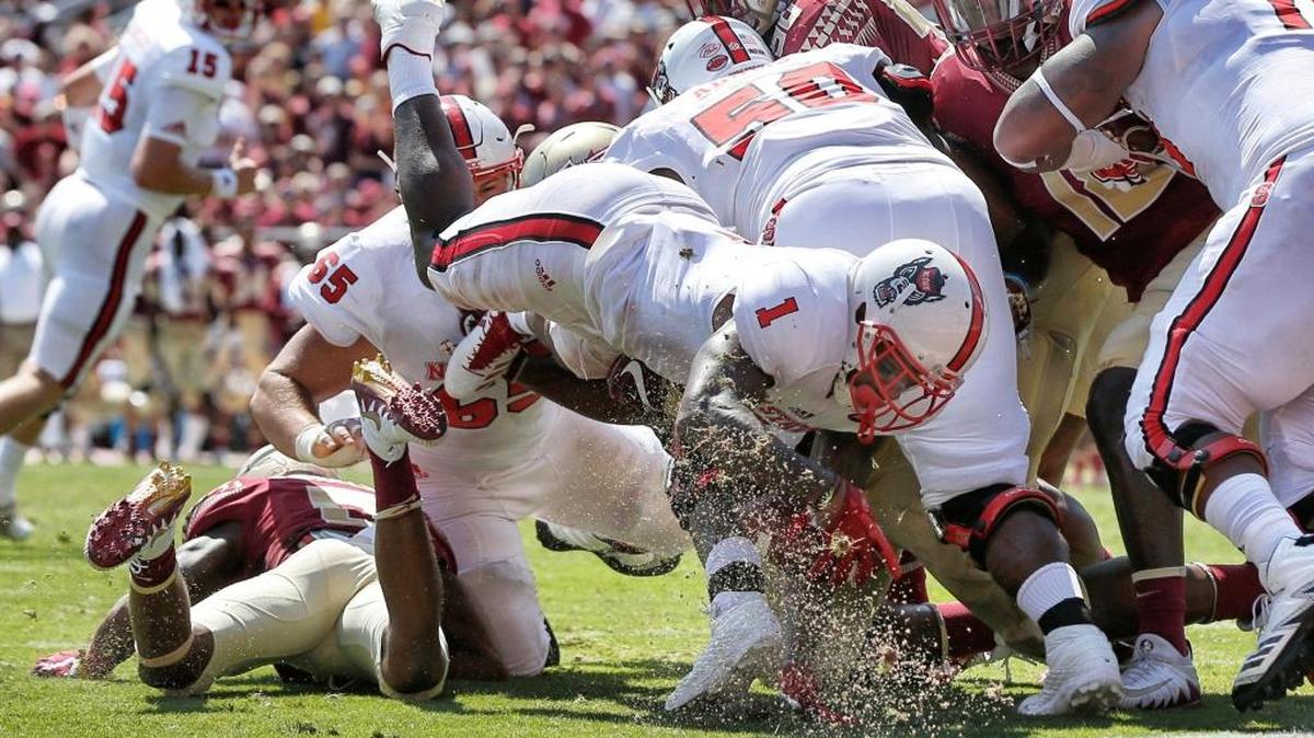 N.C. State’s Jaylen Samuels scores a touchdown against Florida State on Saturday. The Wolfpack hosts Syracuse on Saturday.