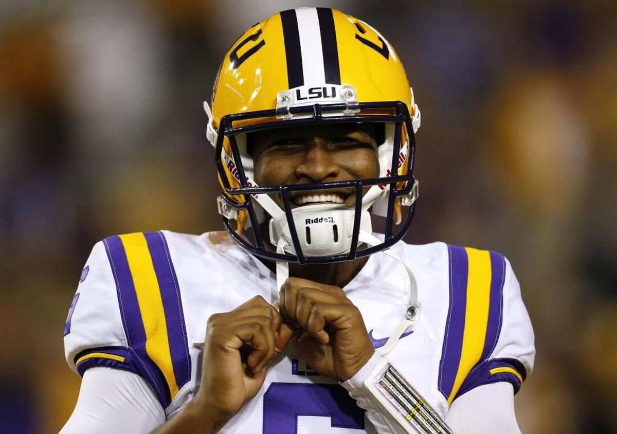Quarterback Brandon Harris warms up for LSU in 2015.