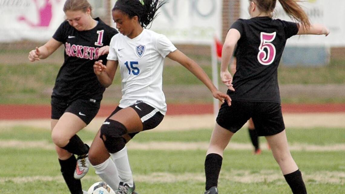 Nona Borden hat trick helps DSA top Roanoke Rapids 5-0