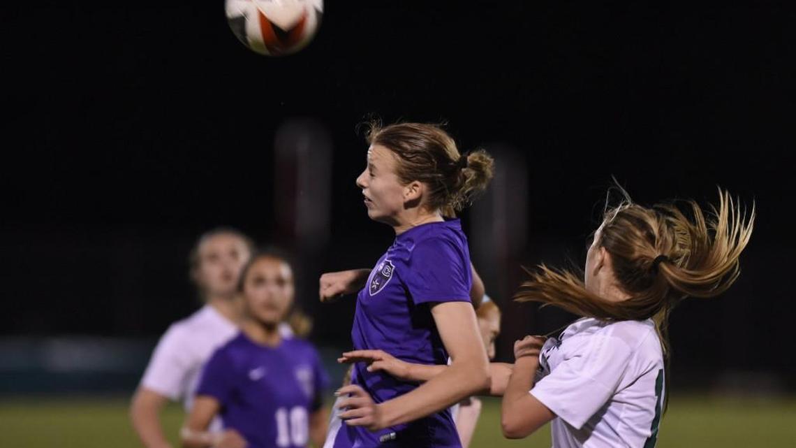 Carrboro girls soccer led by trio split by UNC-Duke rivalry